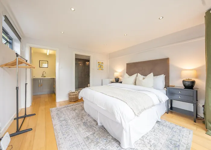 Private Garden Flat