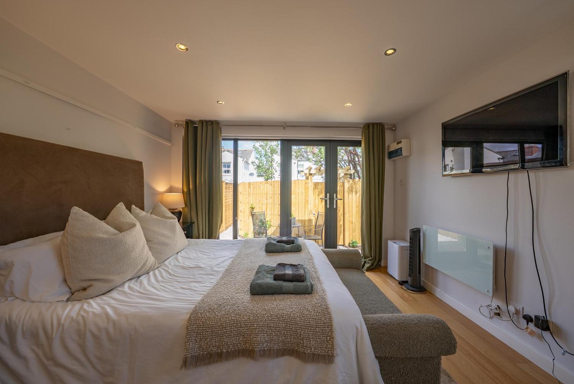 Private Garden Flat